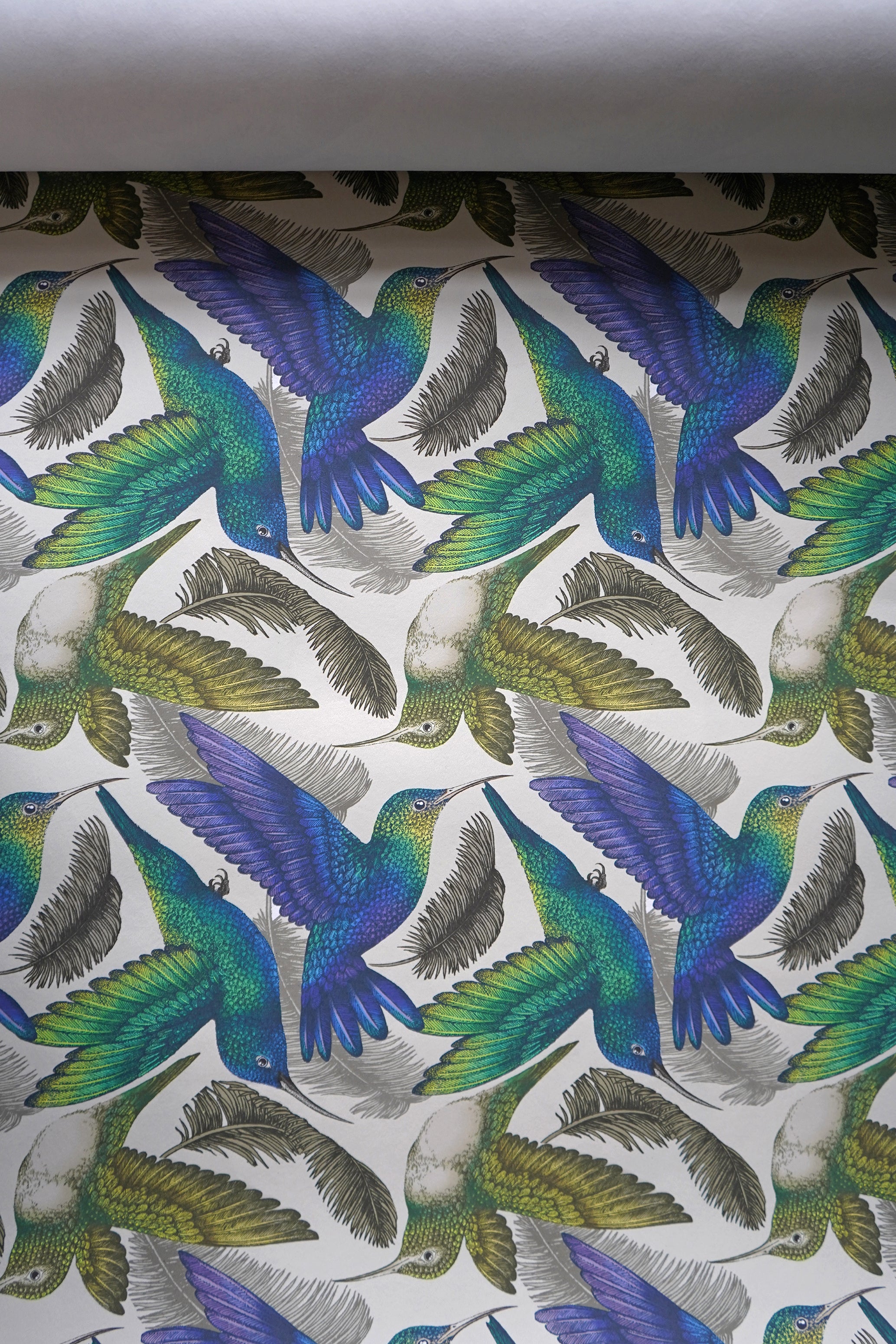 Antique Hummingbird Cream Wallpaper