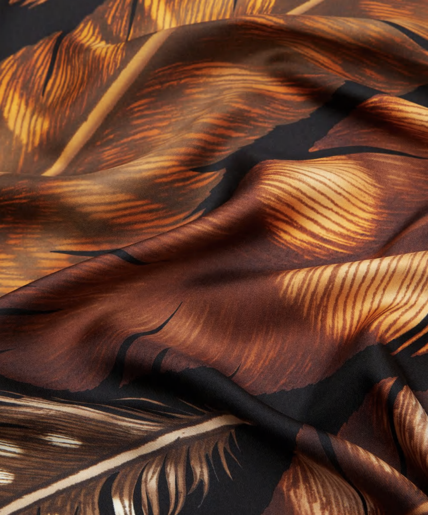 The British Feather Silk Scarf | 130x130cm